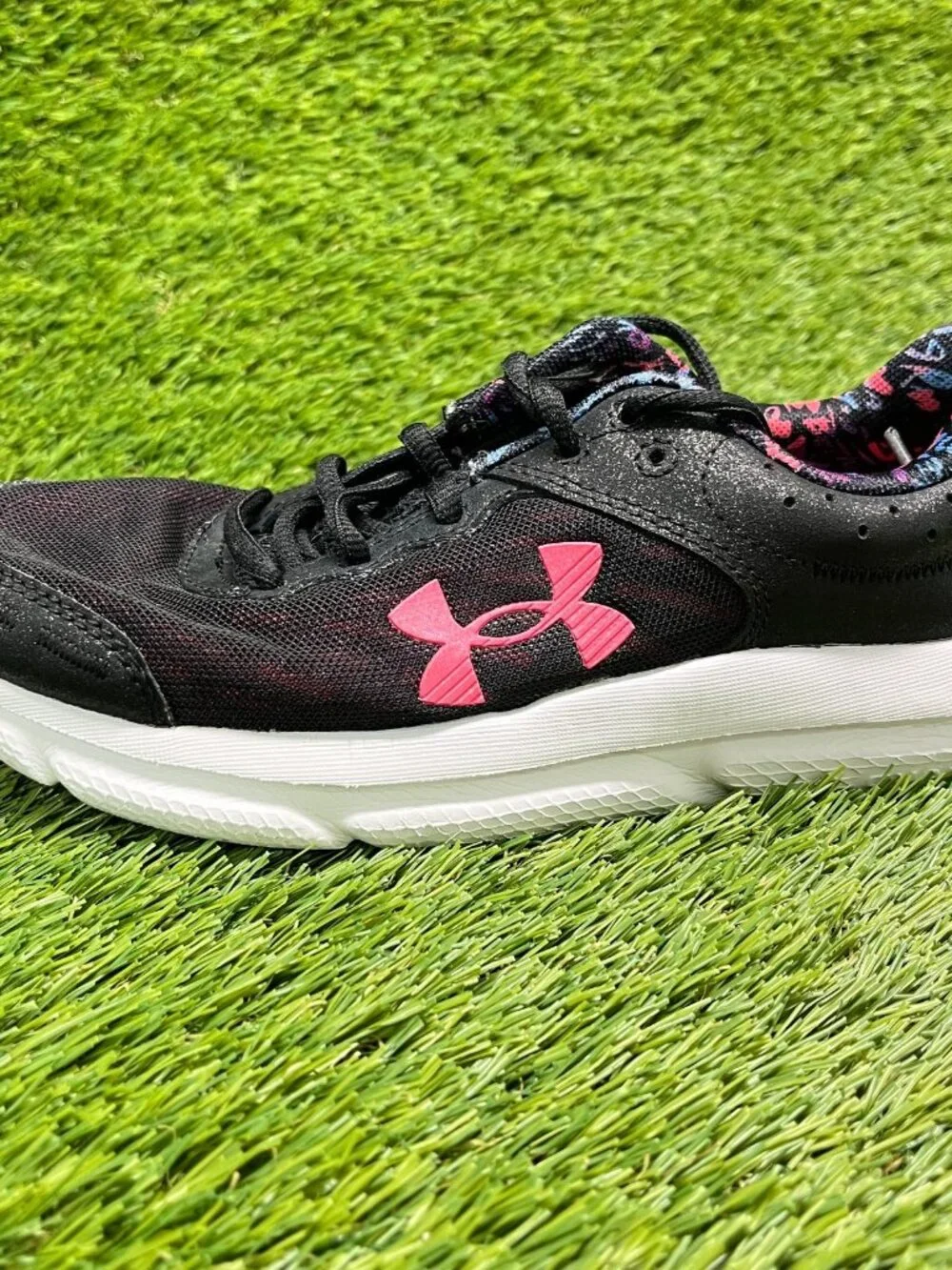 Under Armour Assert 10 Girls Size 6.5Y Black Pink Running Walking Shoes Sneakers